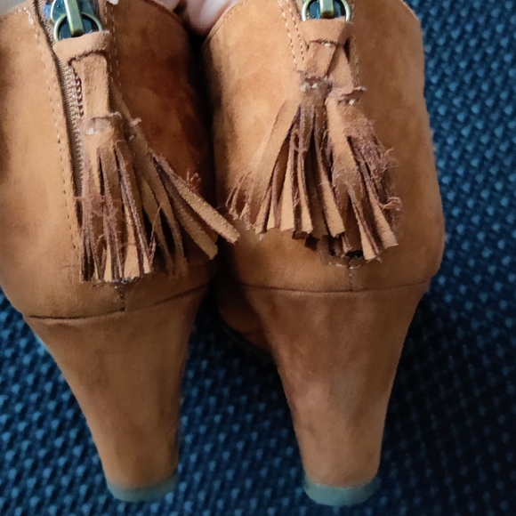 Suede ankle boot with wedge sole - Picture 4 of 8